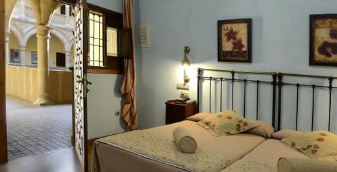 hotel room image