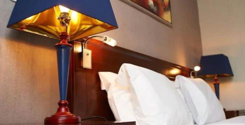 hotel room image