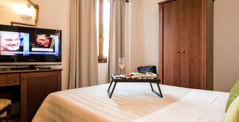 hotel room image