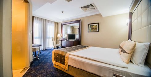 hotel room image