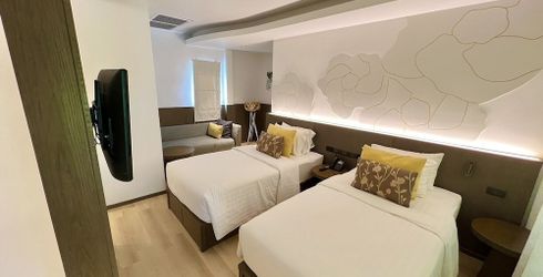 hotel room image