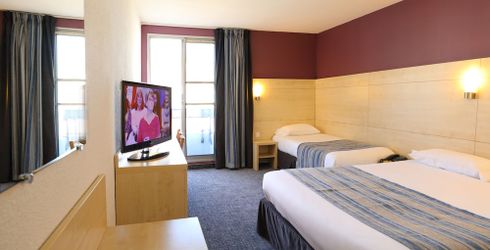 hotel room image