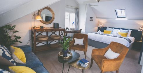hotel room image