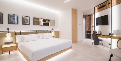 hotel room image