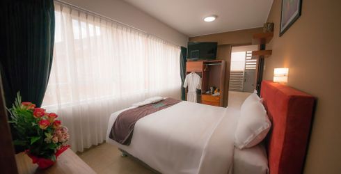 hotel room image