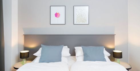 hotel room image
