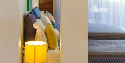 hotel room image