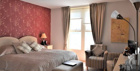 hotel room image