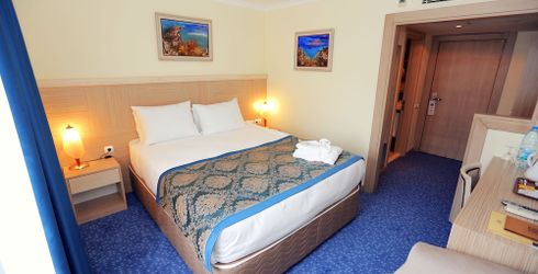 hotel room image