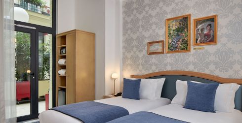 hotel room image