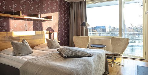 hotel room image