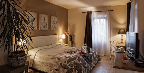 hotel room image