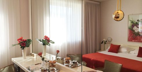 hotel room image