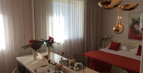 hotel room image