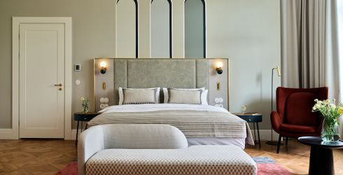 hotel room image