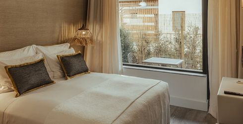 hotel room image