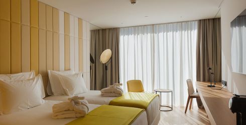 hotel room image