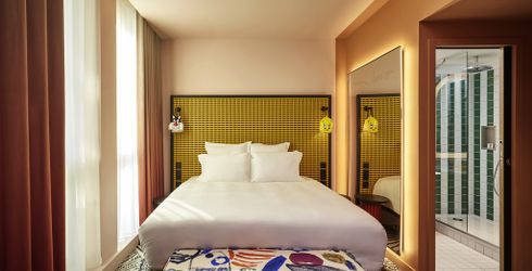 hotel room image