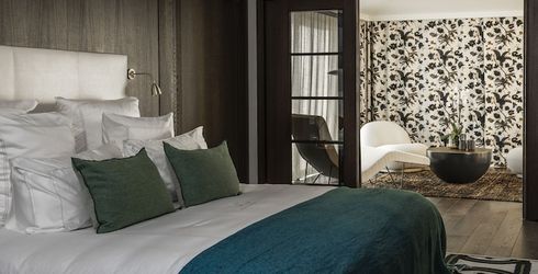 hotel room image