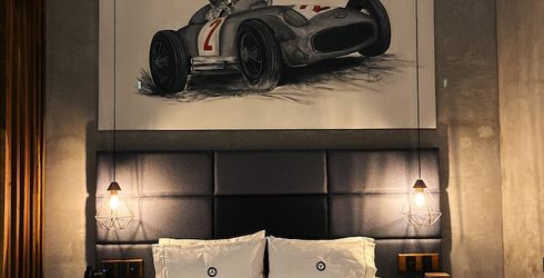 hotel room image