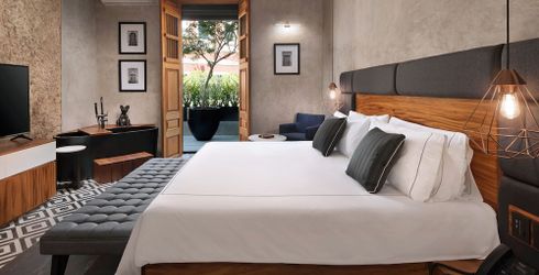 hotel room image