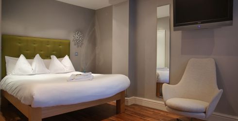 hotel room image