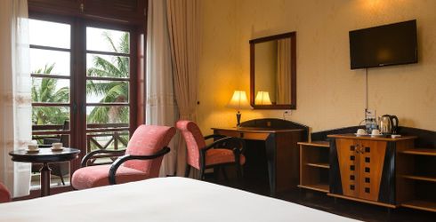 hotel room image