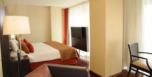 hotel room image
