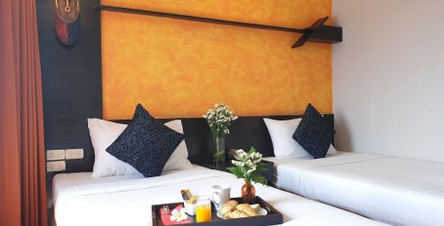 hotel room image