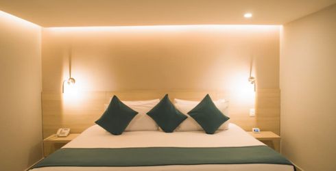 hotel room image
