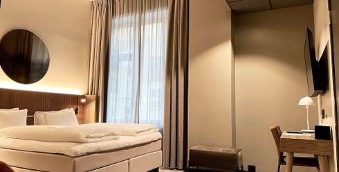 hotel room image