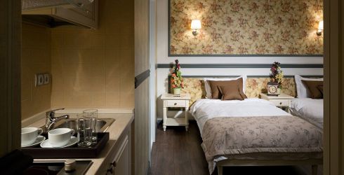 hotel room image