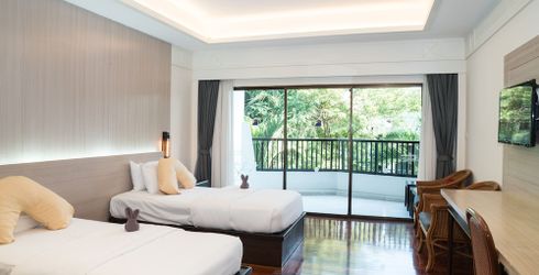 hotel room image