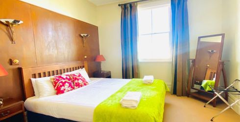 hotel room image