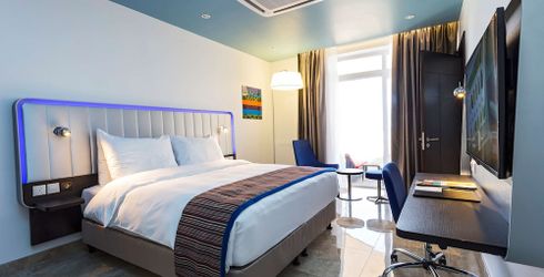hotel room image