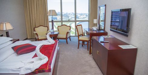 hotel room image