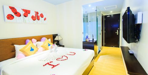 hotel room image