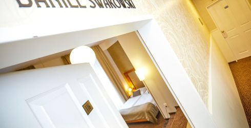 hotel room image