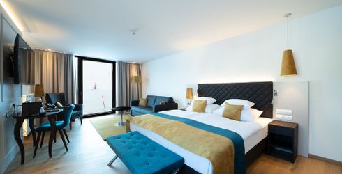 hotel room image