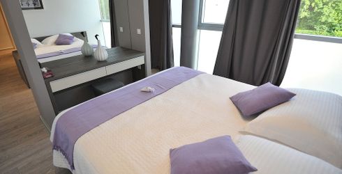 hotel room image