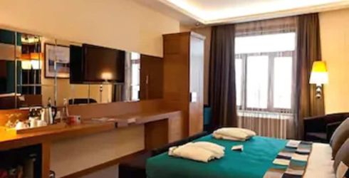 hotel room image