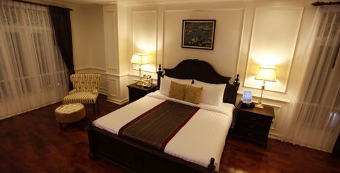 hotel room image