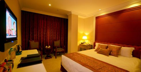 hotel room image