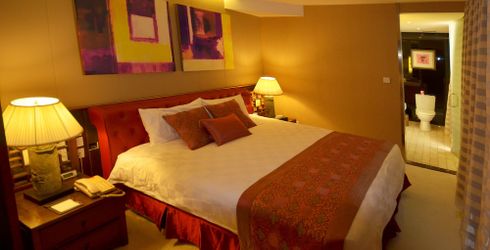 hotel room image