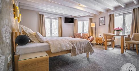 hotel room image