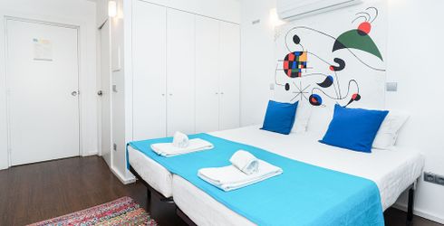 hotel room image