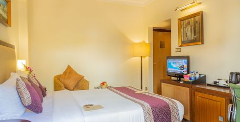 hotel room image