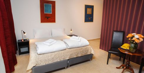 hotel room image