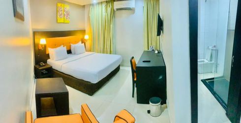 hotel room image