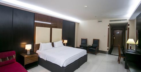 hotel room image